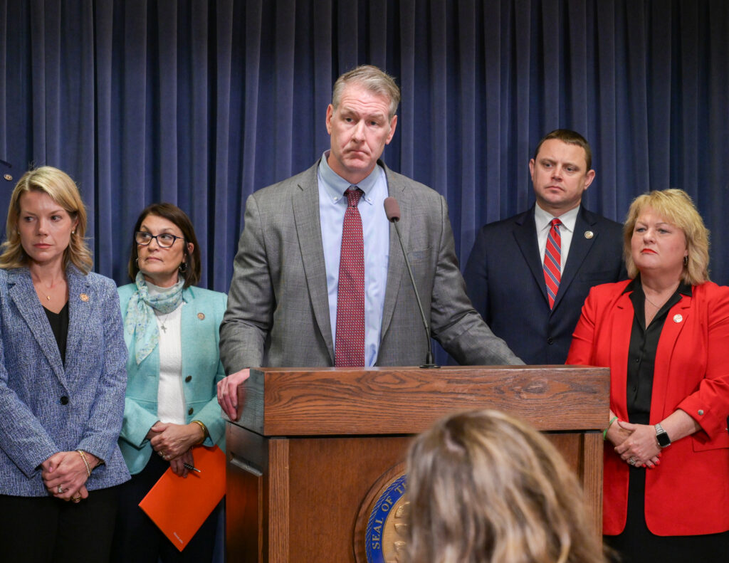 Senate GOP Leader John Curran files legislation to bring transparency